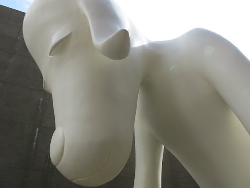 青森県立美術館