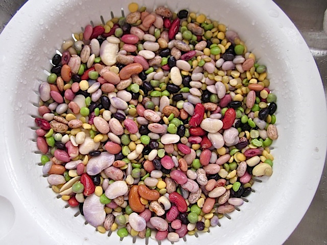 rinse beans in strainer 