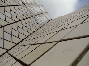 Looking
up the roof of the Sydney Opera
House.