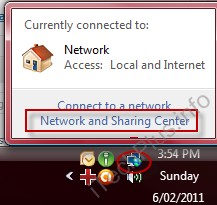 Nhấp chuột vào biểu tượng mạng bên phải màn hình và chọn Network and Sharing Center