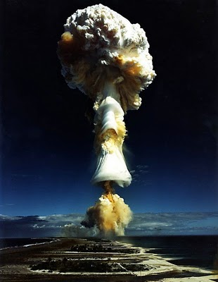 foto ledakan nuklir