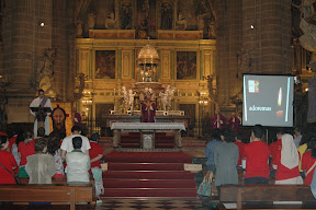 Via Crucis y Adoremus