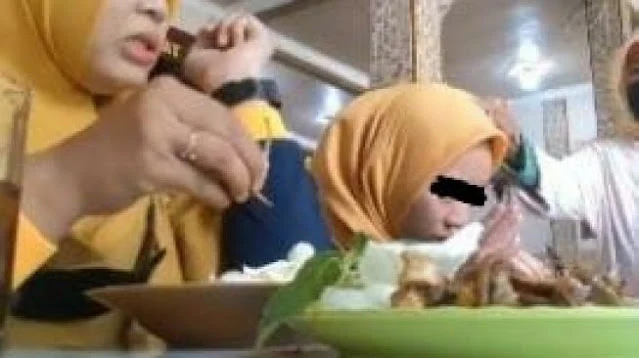 Ngakak! Wanita Ini Ditoyor Pengemis karena Tidak Memberi Uang, Ekspresinya Jadi Sorotan Warganet