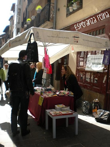 Esperanza Felina en "El Mercado de La Almendra" en Vitoria - Página 2 DSCN4279