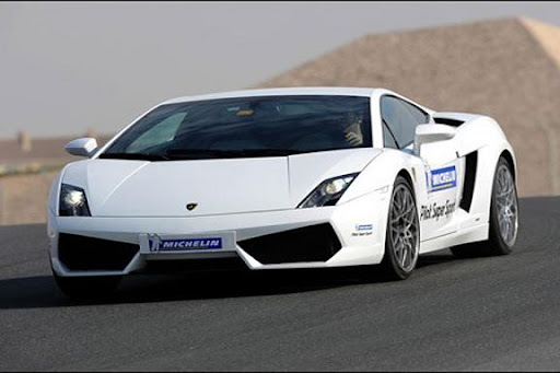 101768 pengujian mobil mobil sport mewah Photo: Luxury Sports Cars Testing in Dubai Autodrome, Dubai