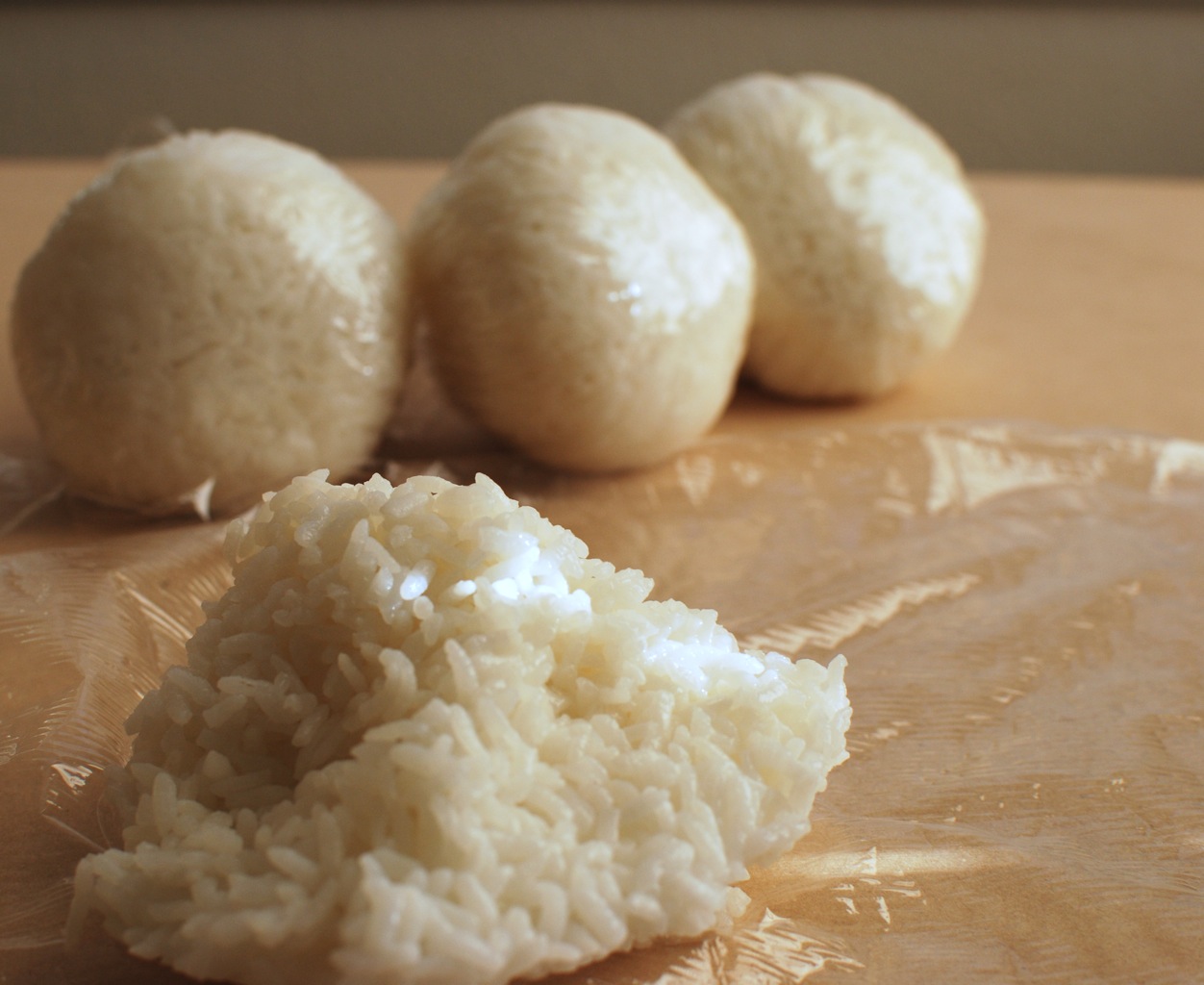 File:Rice balls to freeze.jpg