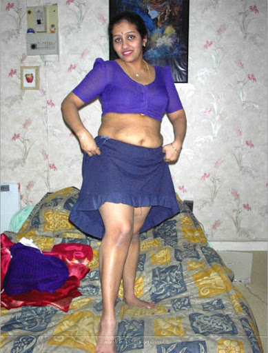 Sexy Indian Aunties Photos Gallery Actress Boob Show