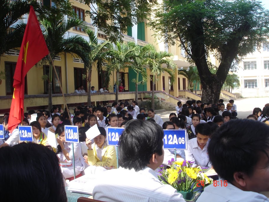 Về thăm trường cũ nhân dịp Lễ bế giảng năm học 2010 - 2011 DSC00010