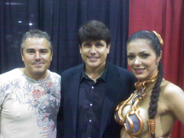 TwitPic Theater: Rod Blagojevich, Bikini Golf, Knife Wielding Beauties Edition  #bikini girl:Safe For Work,dress for girls,facebook girls,beautiful girls,pretty girls,bikini girl