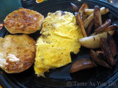 New England Omelette at Jumbars in Bethlehem, PA - Photo by Taste As You Go