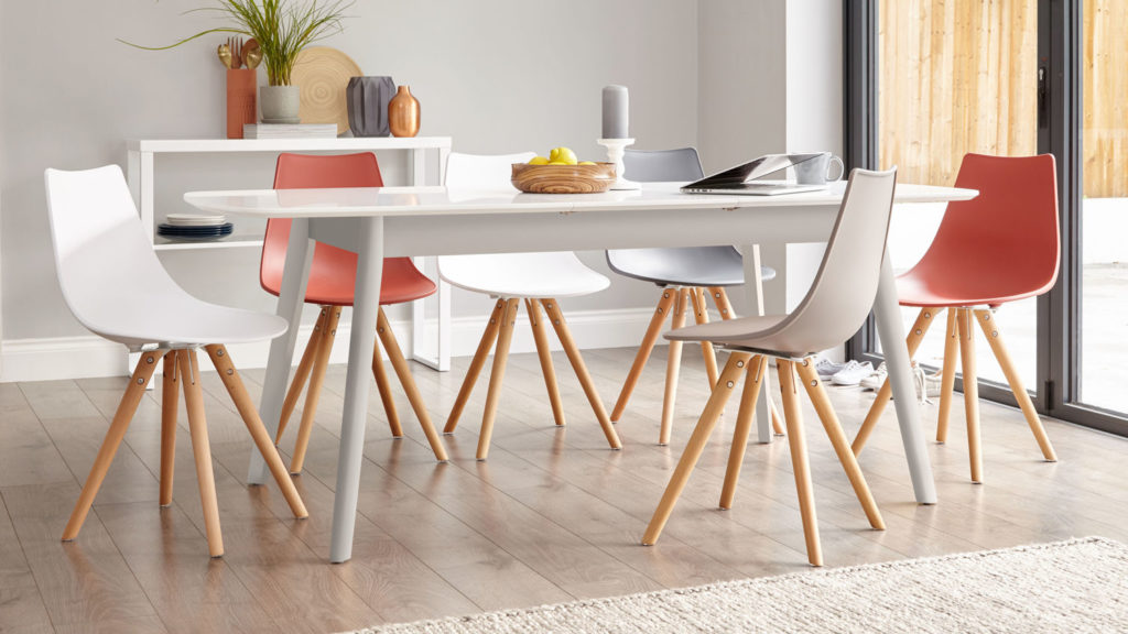 blanc table et chaise