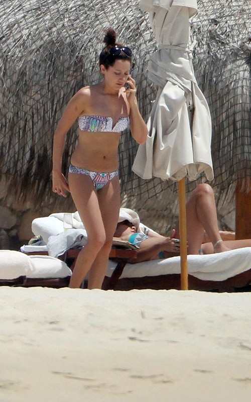 Vanessa Hudgens and Ashley Tisdale bikini