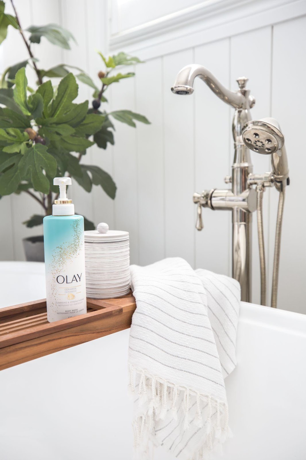 Olay's Body Wash with Ceramide. A great Mothers Day Gift Idea 2022.