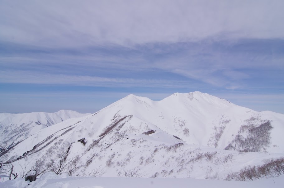 白毛門から笠ヶ岳をのぞむ