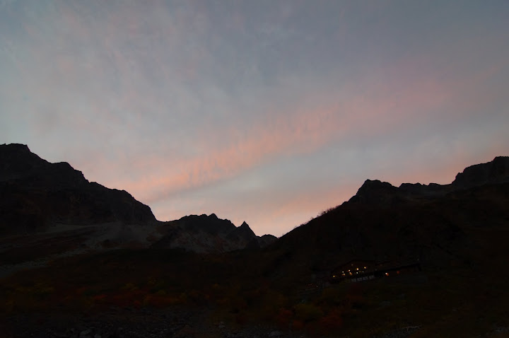 夜の帳が下りる