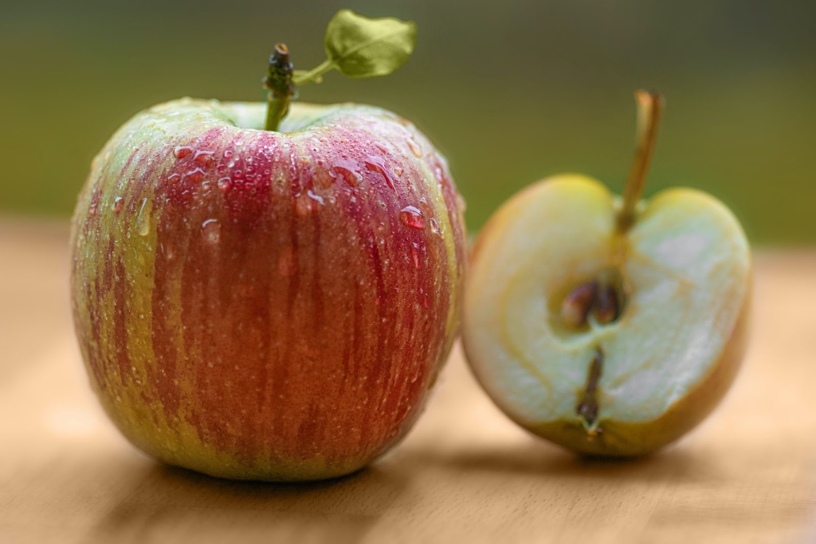  apple variety that has a stronger flavor profile