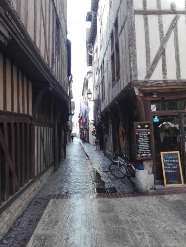 C:\Users\Francesco\Documents\Foto\Resistenza 18.19\Erasmus plus Troyes 17.3.19 23.3.19\IMG_20190318_134115.jpg