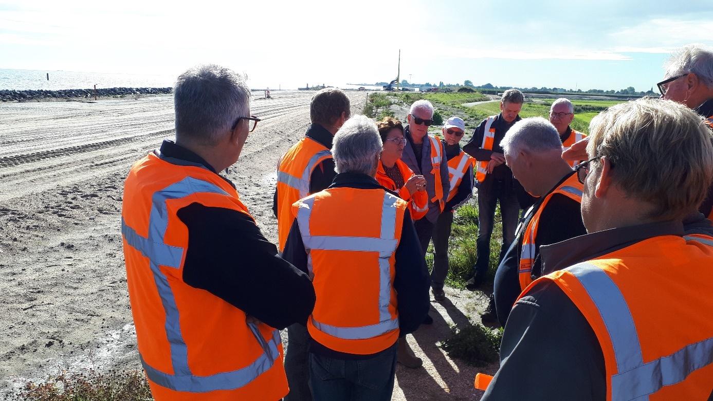 Afbeelding met lucht, buiten, persoon, person

Automatisch gegenereerde beschrijving