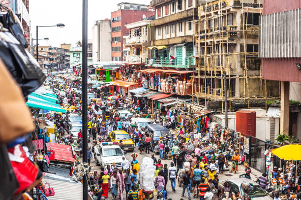 a busy area where you shouldn't rent an apartment.