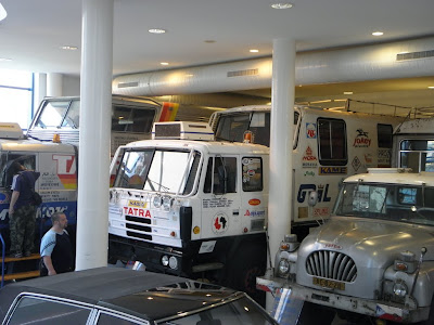 imponujących ciężarówek, które brały udział w sławnym Rajdzie Paryż-Dakar