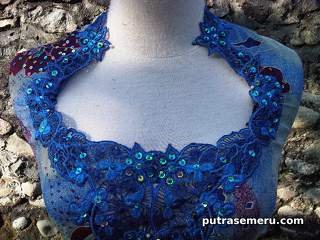 Kebaya Biru Panjang Kebaya Biru Panjang