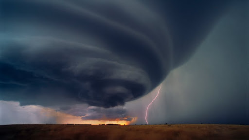 Supercell Thunderstorm, Kansas.jpg