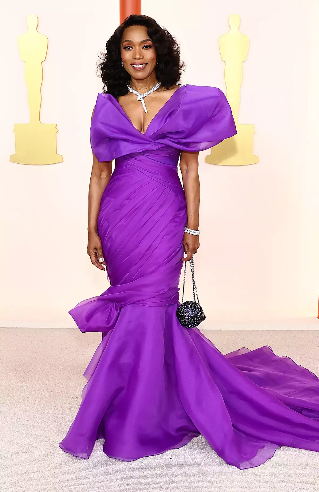 Angela Bassett looked regal and gorgeous in Moschino for the Oscars 2023.