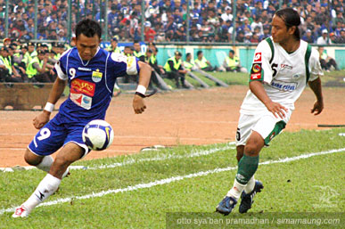 foto persib bandung vs persiwa foto persib bandung vs persiwa