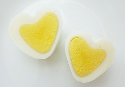ハートのゆで卵の作り方(How to make a heart shaped egg)