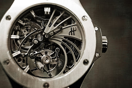 HublotRoseGoldSkeletonTourbillon_06.jpg