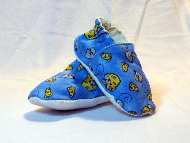 Soft soled cloth shoes size 18-24 months