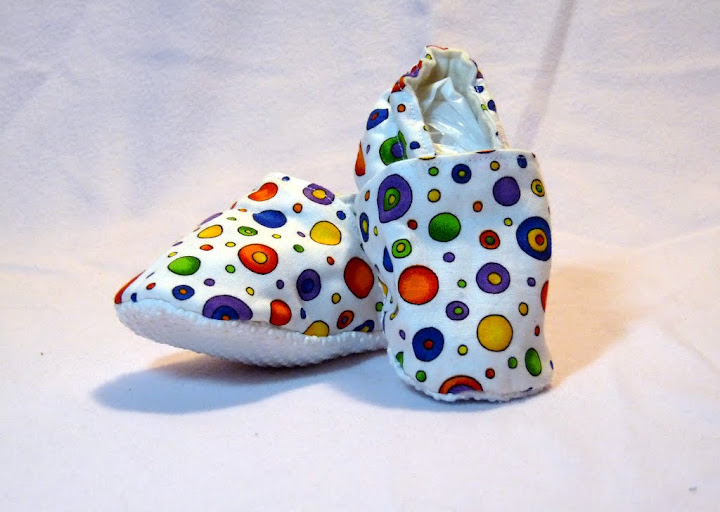 Soft soled cloth shoes size 6-9 months