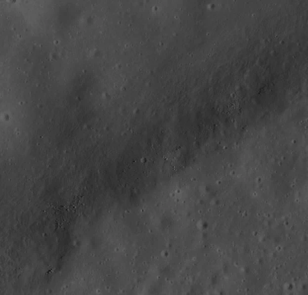 C:\Documents and Settings\Олег\Рабочий стол\12 а Кратер Циолковский №2.files\image050.jpg