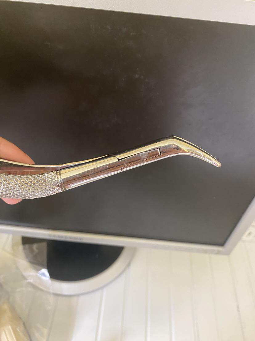 The 69 Forceps is an oral surgery instrument used to extract maxillary root fragments.