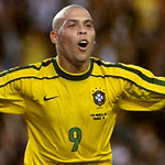 Pourquoi Ronaldo va rester dans nos mémoires pour trois raisons (subjectives) ? Pourquoi Ronaldo va rester dans nos mémoires pour trois raisons (subjectives) ? ()