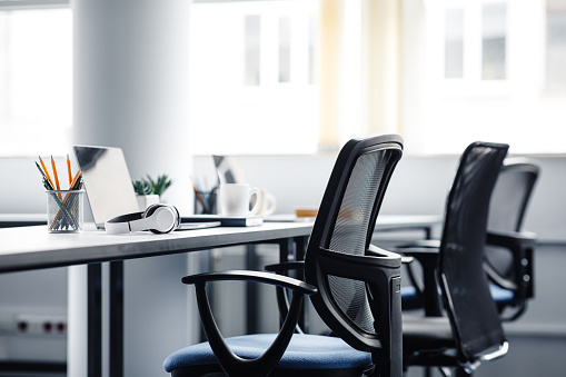 A febre pós home office: Por mais que profissionais de todo o mundo tenham se adaptado ao modelo remoto de trabalho, desde o final da pandemia muitas empresas vêm incentivando seus colaboradores a se reaproximarem de seus escritórios.