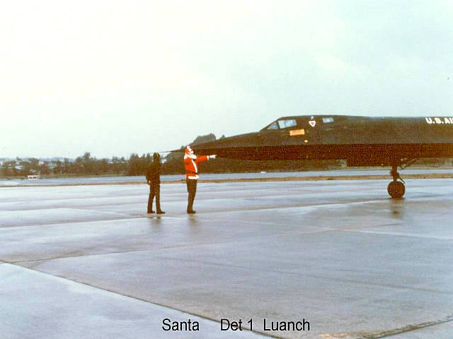 Photos show Santa Claus marshalling an SR-71 Blackbird Mach 3 Spy Plane