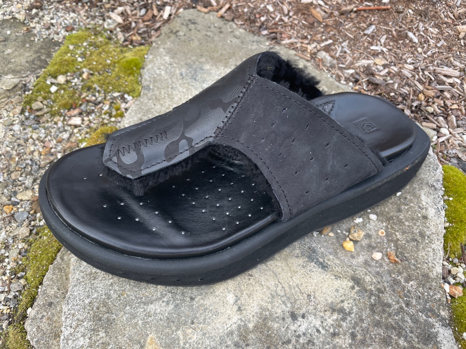 Road Trail Run: Deckers Lab KO-Z Women's Sandals Review : The GLDTR ...