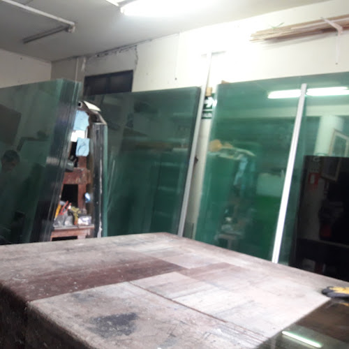 Opiniones de Aluminios & Vidrios Incasur S.R.L. en Surquillo - Tienda de ventanas