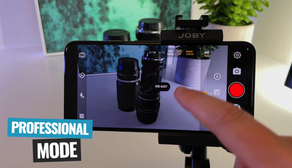 Manual Camera’s professional mode makes it a great DSLR camera app for Android