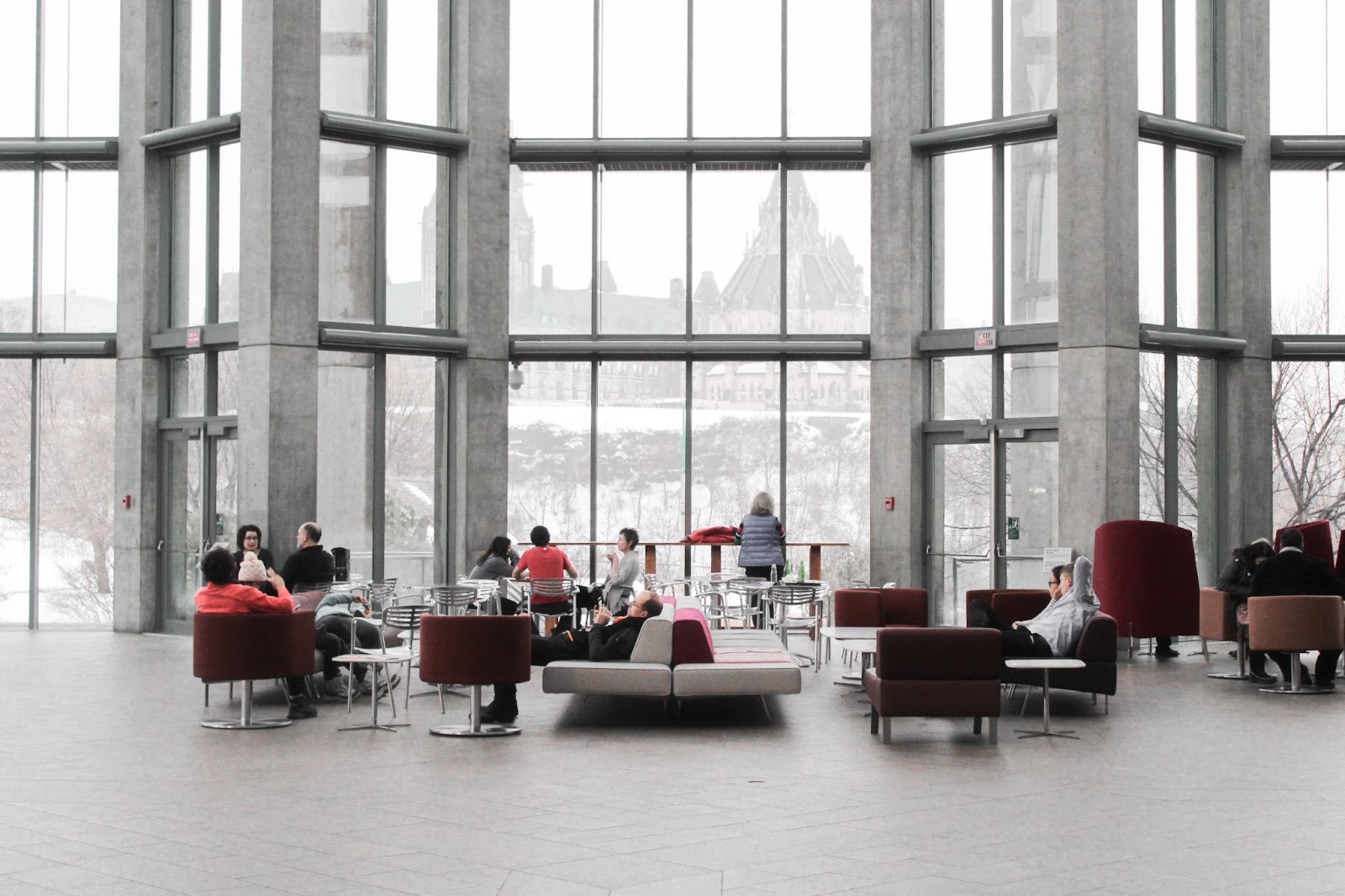 Airport Lounge services, airport lounge area, people seating in airport lounge