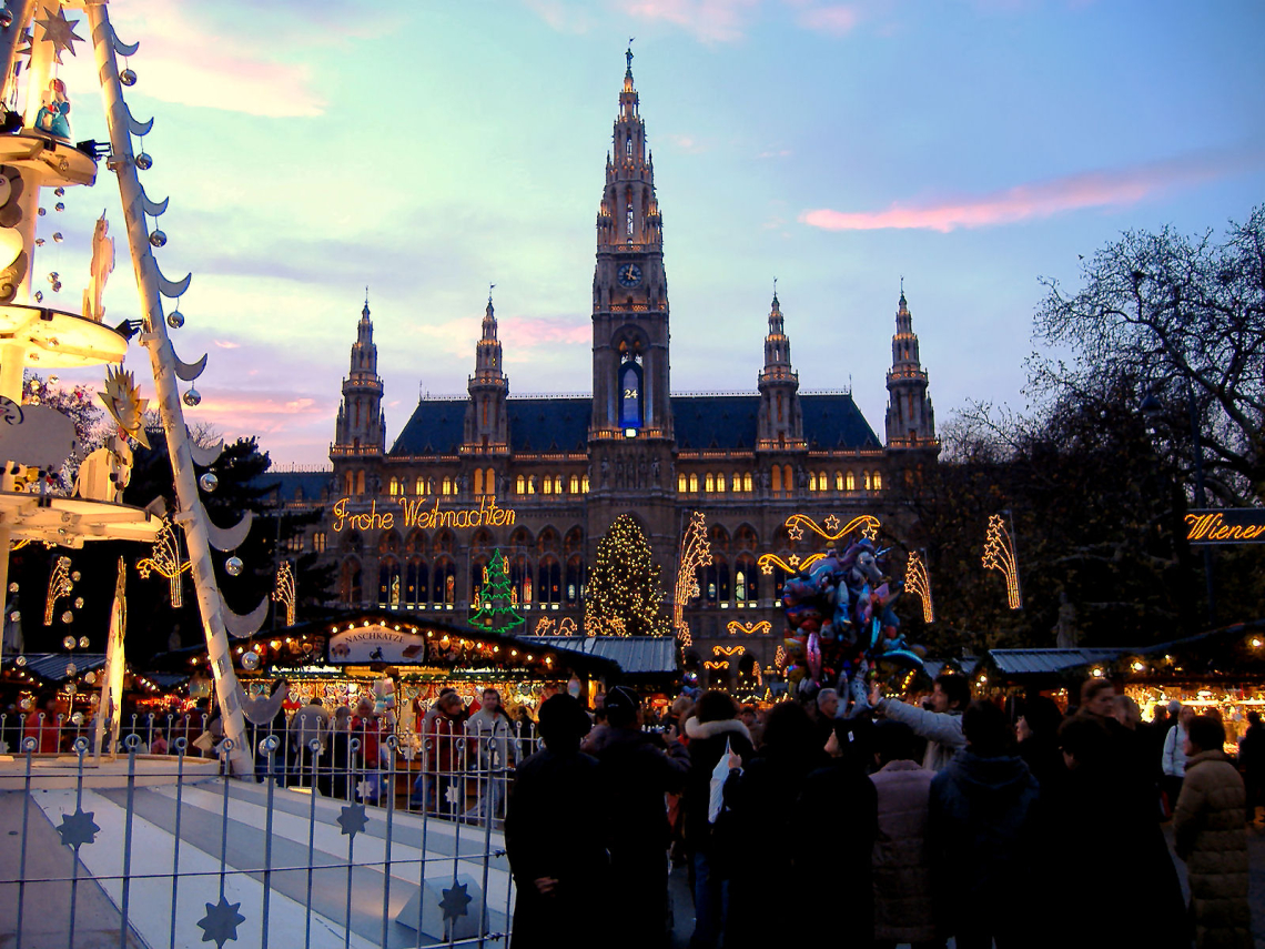 Lướt qua các khu chợ Giáng sinh lịch sử Châu  Âu