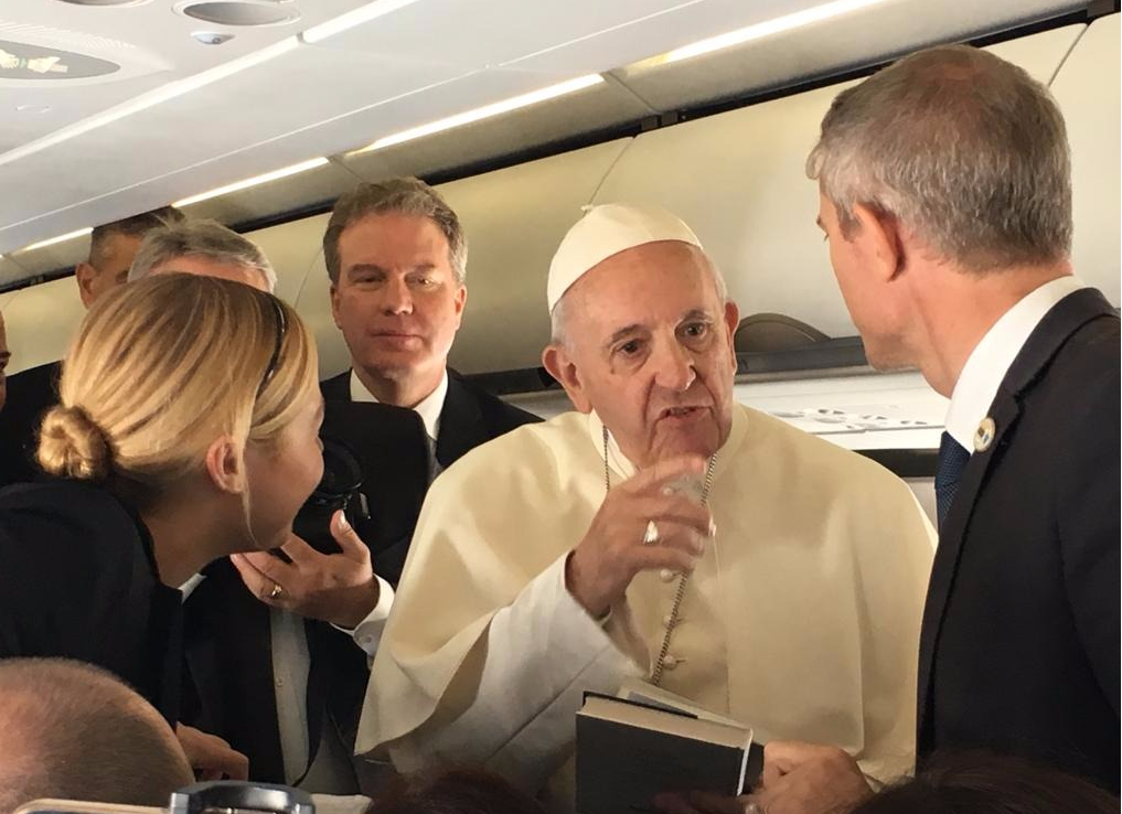Toàn văn họp báo trên máy bay của Đức Thánh Cha trên chuyến bay trở về từ các quốc gia vùng Baltic