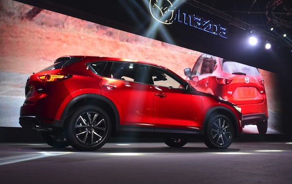 ปรับใหม่หมดทั้งภายในและภายนอกสำหรับ ALL-NEW MAZDA CX-5