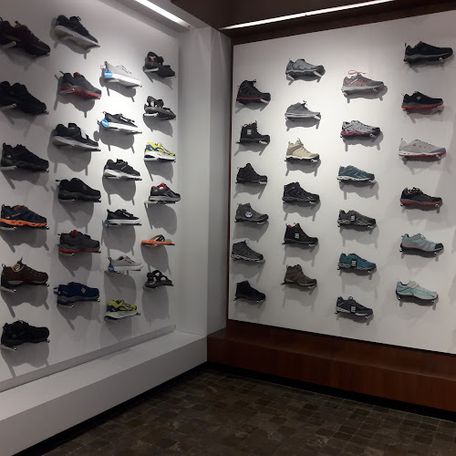 Columbia Sportswear - Plaza Norte - Tienda de deporte