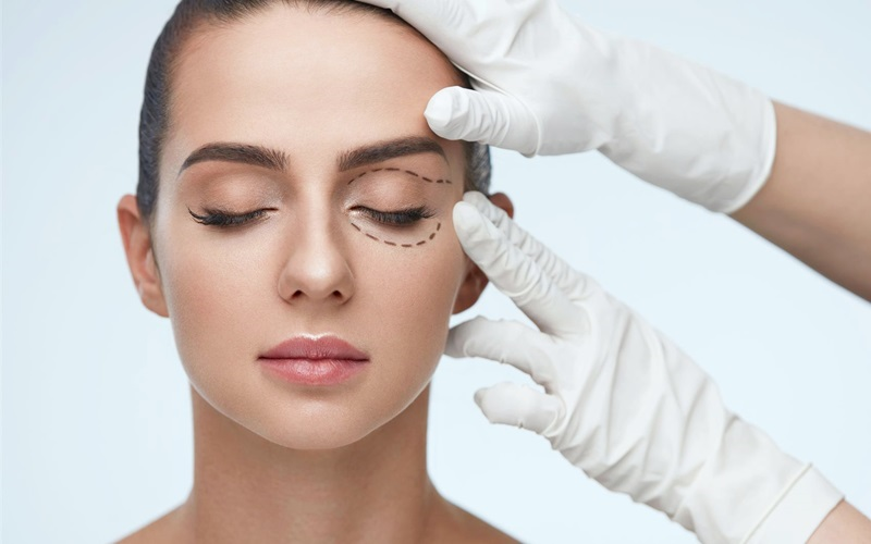 Các vấn đề thường gặp sau cắt mí mắt – Bệnh viện thẩm mỹ Sao Hàn