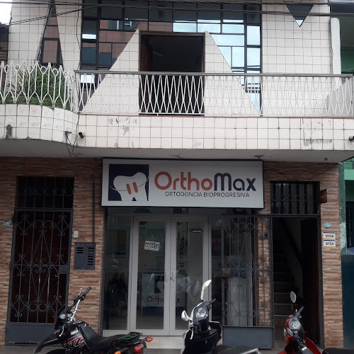 Opiniones de OrthoMax Ortodoncia Bioprogresiva en Iquitos - Dentista