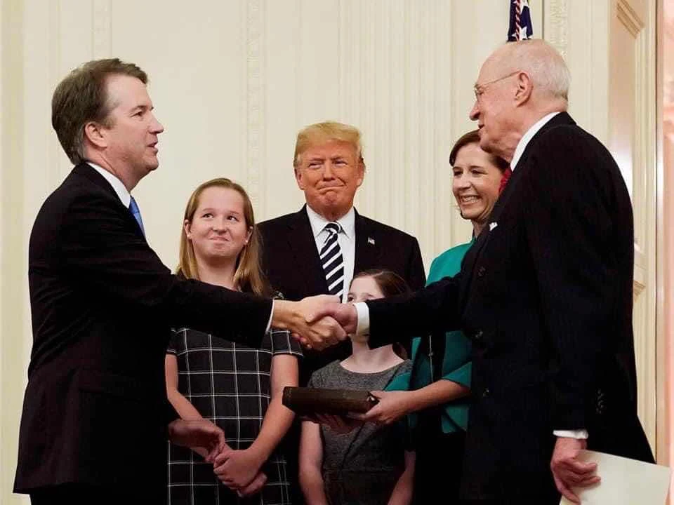 NHỮNG VỊ THẦN CÔNG LÝ SẼ QUYẾT ĐỊNH CHIẾN THẮNG CỦA TỔNG THỐNG TRUMP Ở PENNSYLVANIA TẠI TỐI CAO PHÁP VIỆN ?