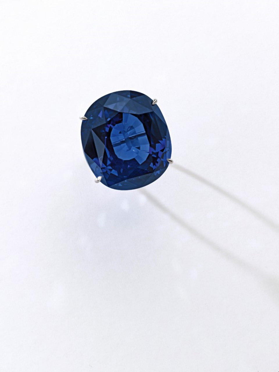 105-Carat Sapphire Sells for $1.8 million at Sotheby's Geneva Jewelry  Auction - The Natural Sapphire Company Blog