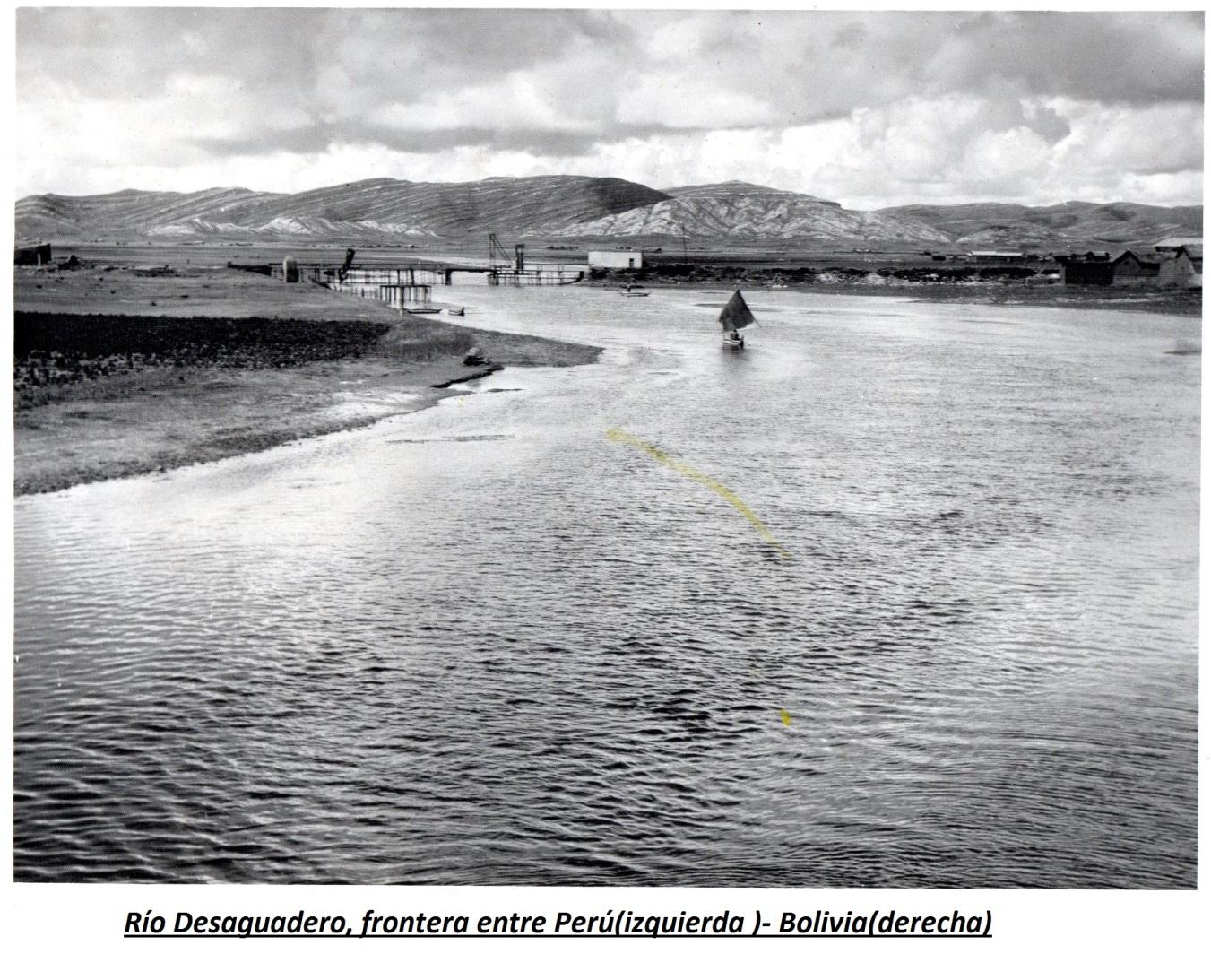 D:\Mis Documentos\CRONICAS DE TIO TUCO\Río Desaguadero, frontera entre Perú(izquierda )- Bolivia(derecha).jpg